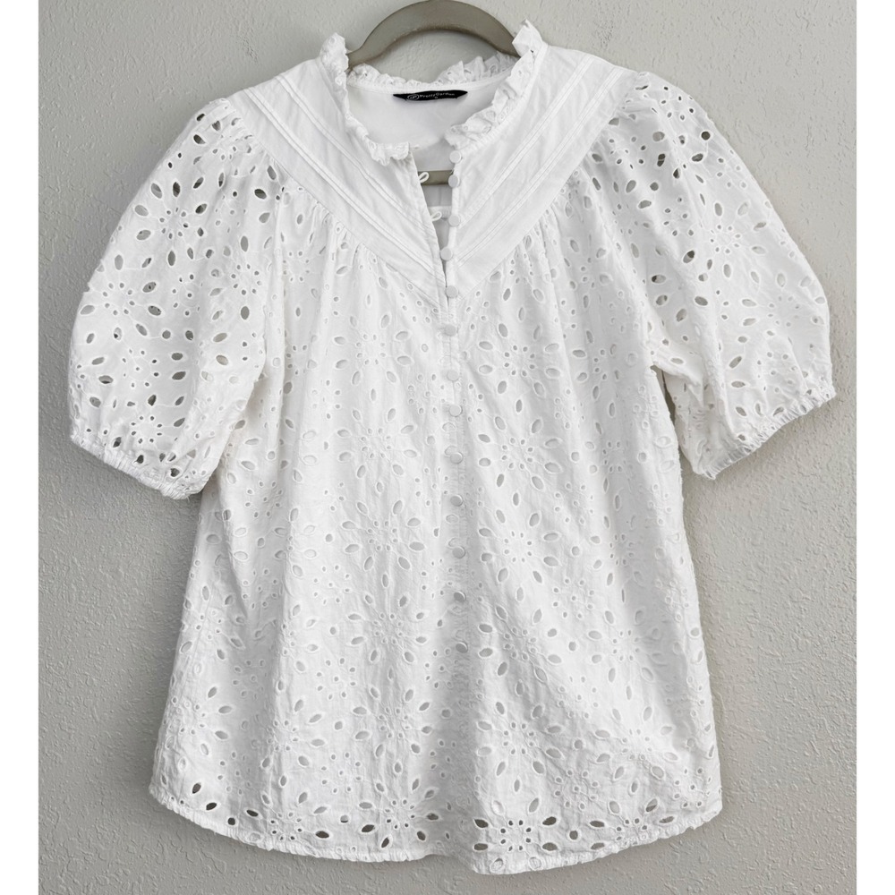Pretty Garden White Eyelet Lace Blouse Ruffle Neck Puff Sleeve Button Down Top S
